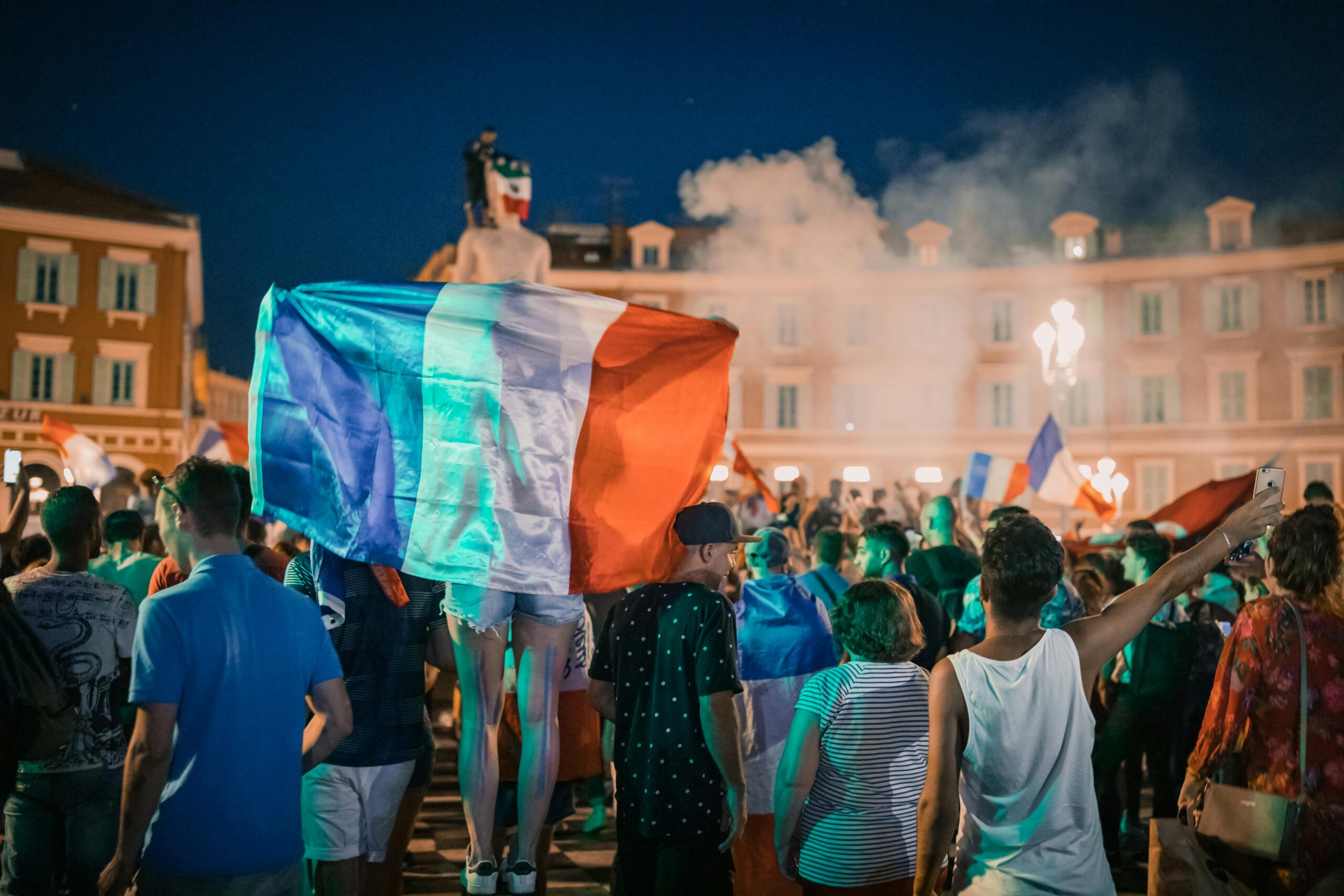 Supporters des JO de Paris 2024, célébrons ensemble la beauté du sport à l'aide du guide Pr4vd4. Les bons conseils pour des JO parfaits