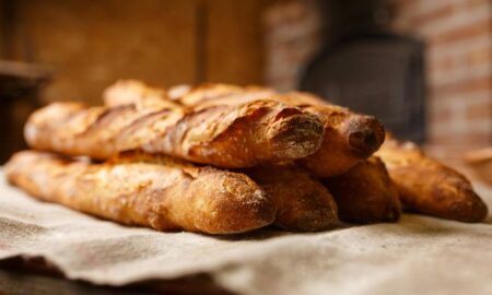 L'augmentation de la TVA d'un milliard sur les baguettes, c'est pas de la tarte ! La TVA sur les baguettes passe de 5,5% à 20%