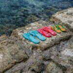 Tongs ou sandales : la guerre des orteils fait rage. Liberté, laideur, douleur… L’été met nos pieds à nu. Et nos contradictions, aussi