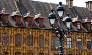 Martine Aubry postulerait pour entrer au gouvernement. Entre 35h, flatteries du golden boy et de sa première dame, elle joue sa dernière carte…